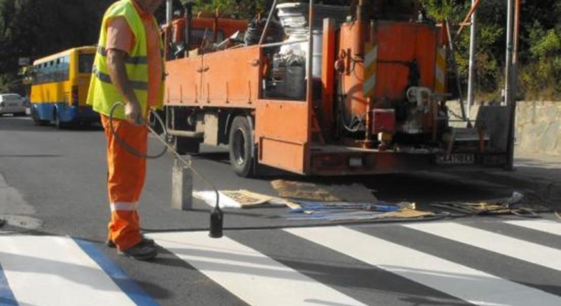 Уникални пешеходни пътеки от термопластик поставят в Смолян