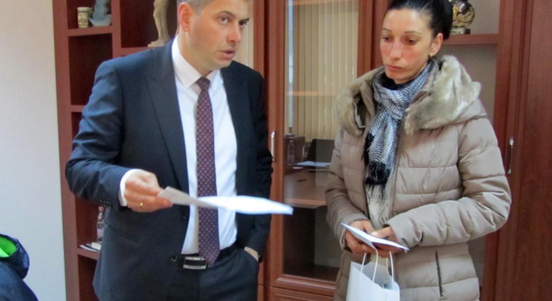 Община Неделино отпусна еднократна помощ на майка с деца - сираци  