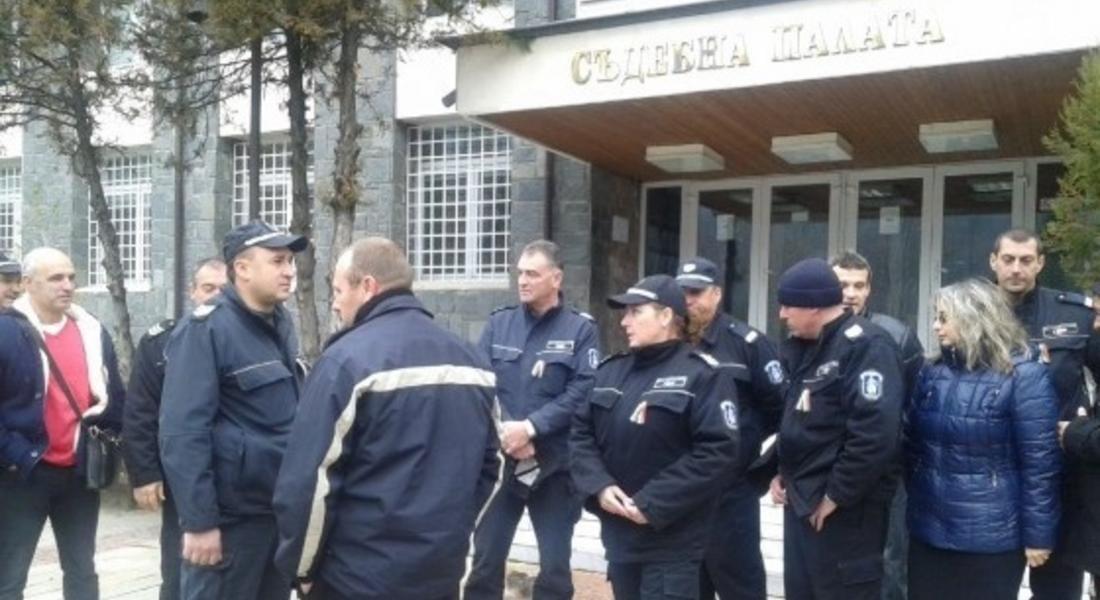 Надзирателите в Смолян отново протестираха