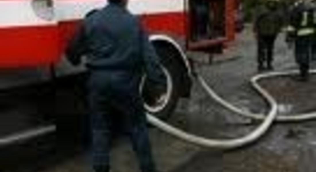 Незагасена жар предизвика пожар в контейнери 