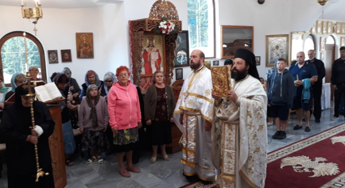  Певци от Асеновград подкрепиха празника Преображение  Господне в Смолян