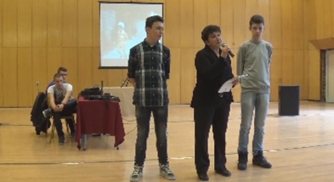 Прожектираха български филми в Първо СОУ
