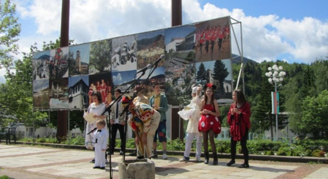  Конкурс за Мис и Мистър Капчица за Деня на детето в Смолян