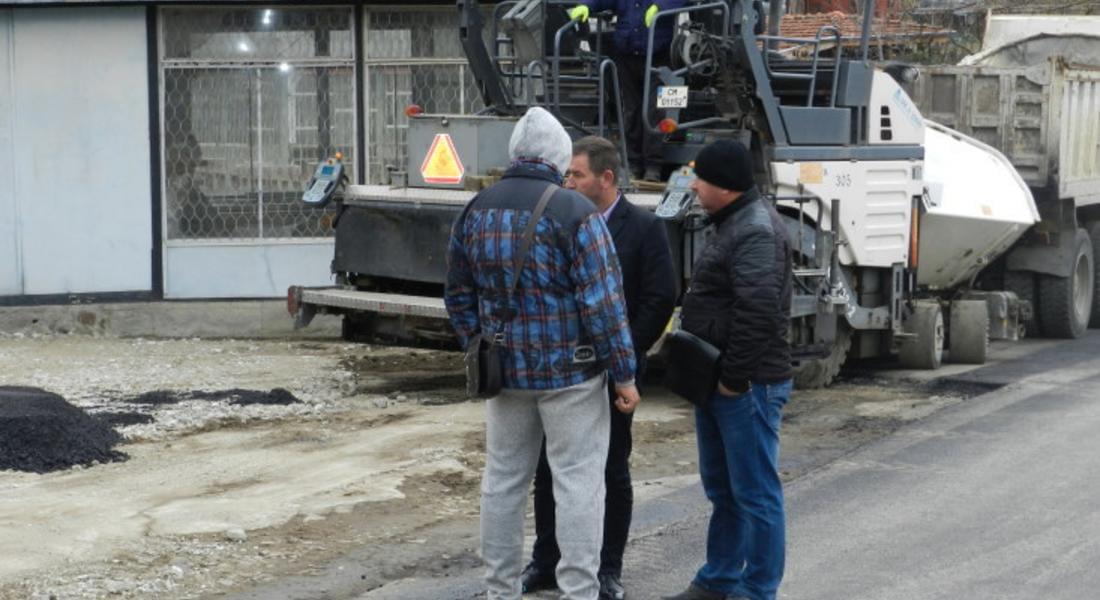 Обновиха площада и централната улица в Средногорци