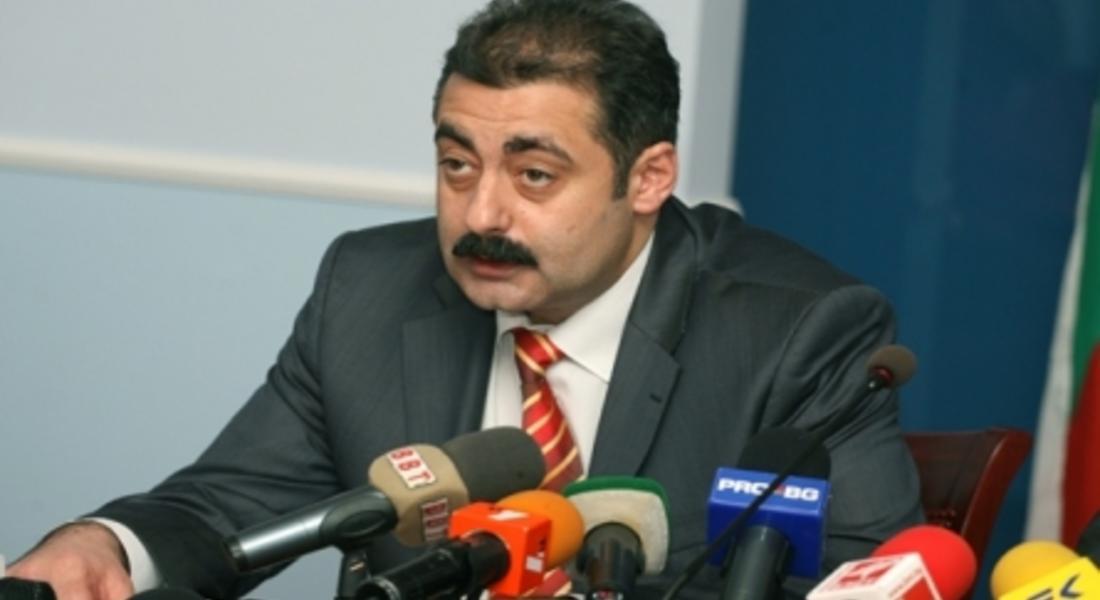 През 2011 г. здравната вноска се вдига до 10%