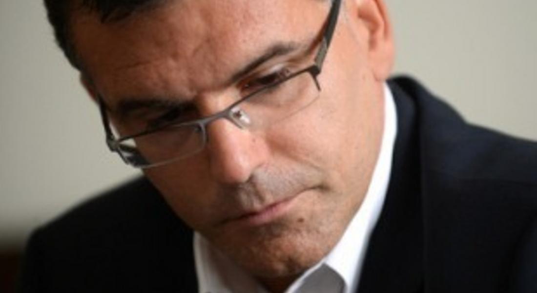 Вицепремиерът и финансов министър Симеон Дянков се срещна с протестиращите в защита на девинската болница