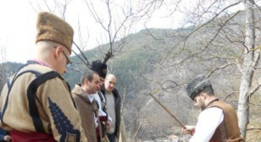 Сдружение "Родопски хайдути" провежда поход 