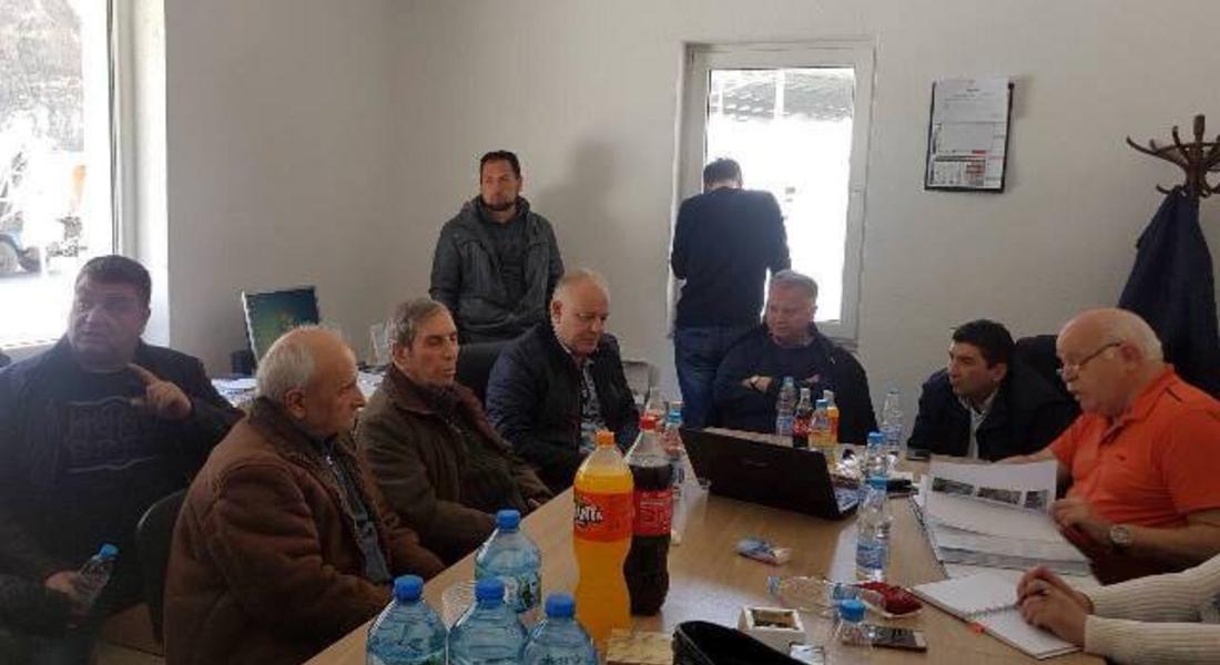 В района на Тикале е активно най-мащабното свлачище върху главен път в страната /СНИМКИ/