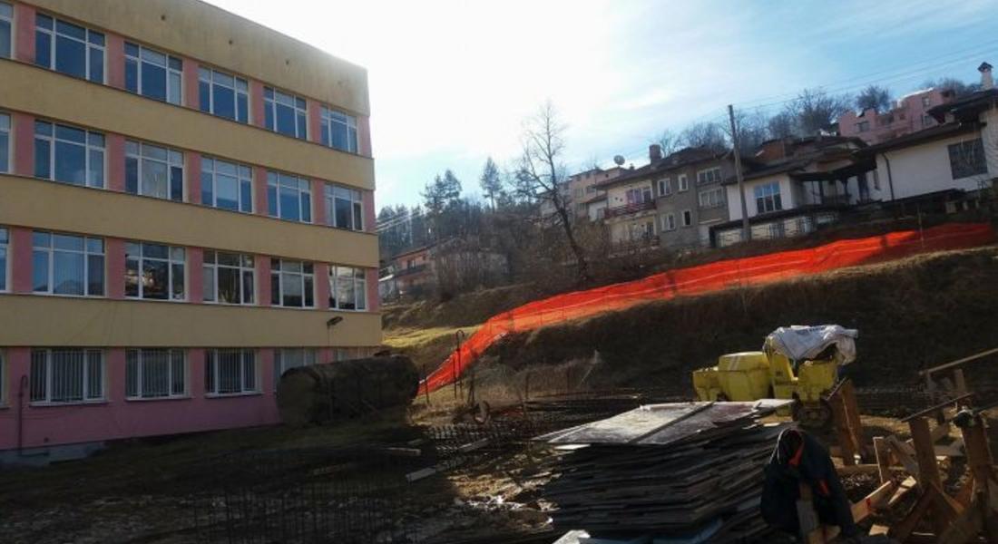 Стартира строителството за изграждане на физкултурен салон в ППМГ „Васил Левски” в кв.Райково