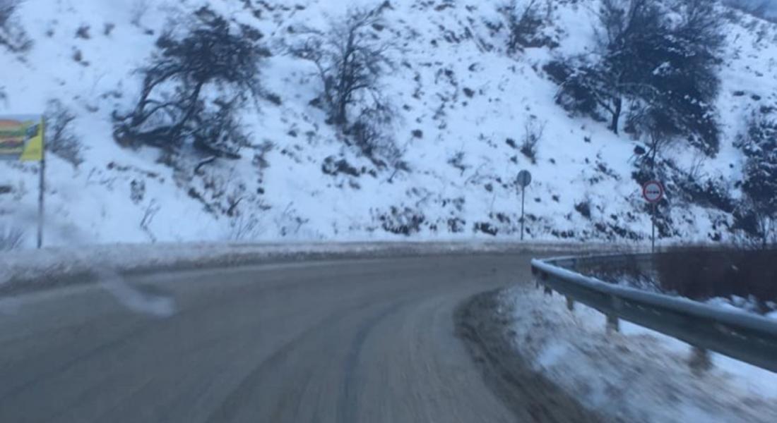 Пътищата в Смолян и Чепеларе са почистени и опесъчени