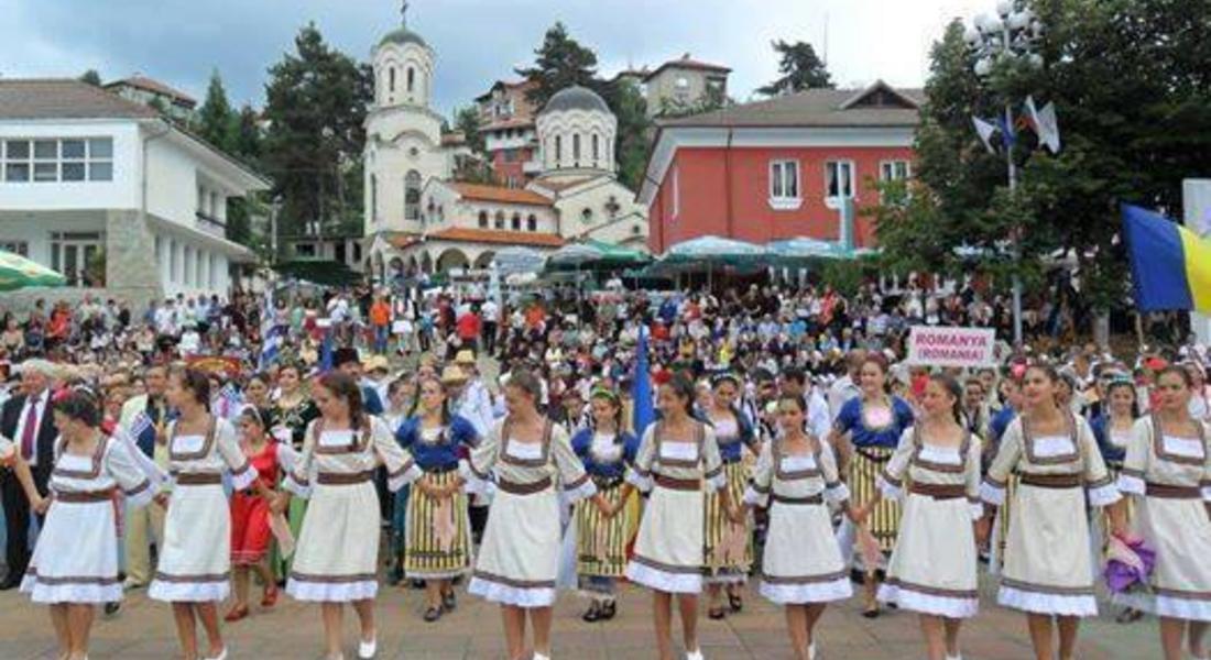 Неделино подготвя XIV национален фолклорен фестивал за двугласно пеене 
