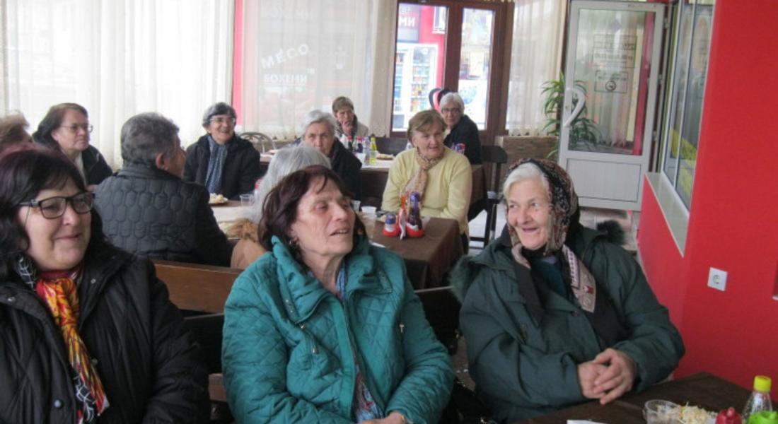 Слепите да  могат сами да се обслужват,  дори да са в помощ на близките си