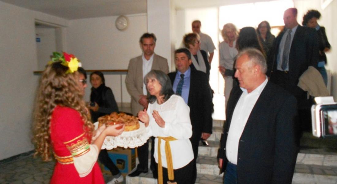  Вицепрезидентът Маргарита Попова откри днес в Смолян „Часове по демокрация и право” в ПГПЧЕ 