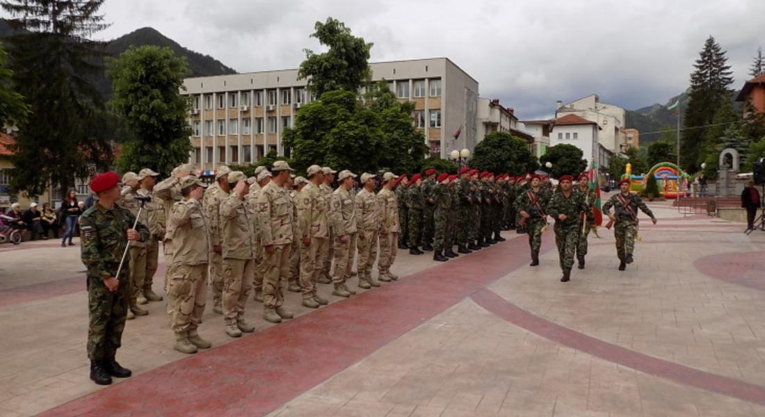 Набират кандидати за военна служба в Смолян