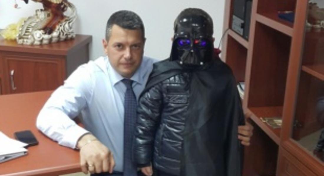Кметът на Община Неделино се пренесе в духа на Хелоуин