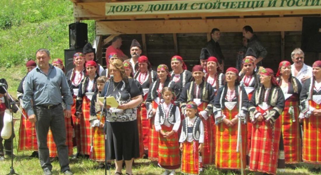 Летният събор „Петровден” събра и тази година стойченци на родова среща