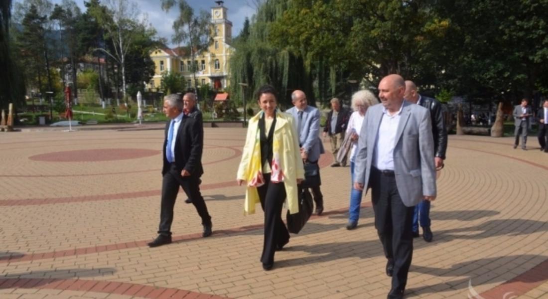  Десислава Танева: 114 млн. лева са усвоени в Област Смолян по ПРСР 2007-2013 г.