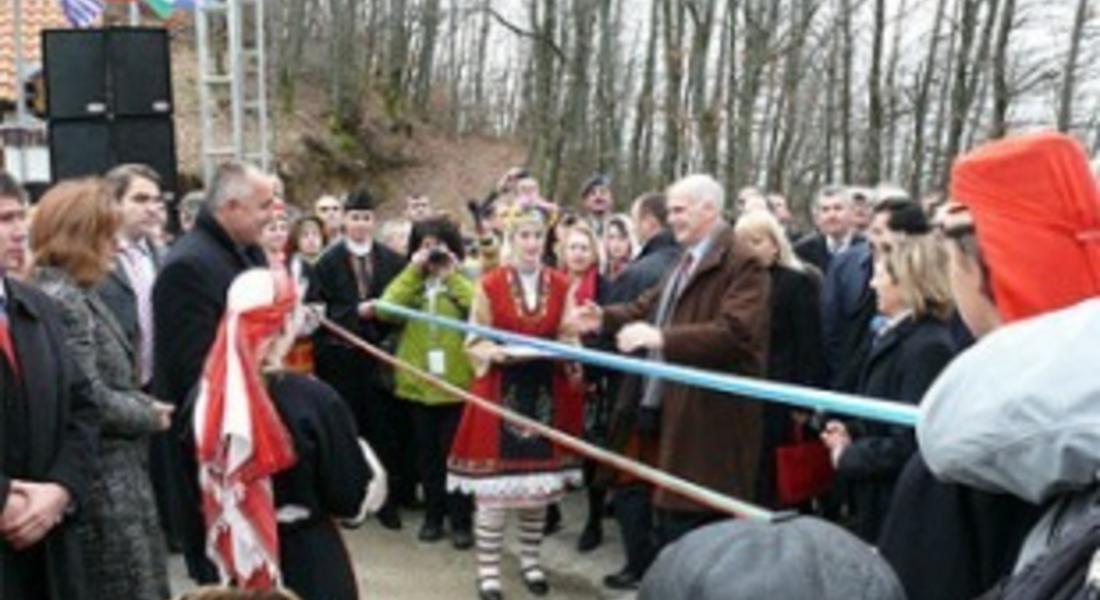 С водосвет отбелязват 7 години от откриването на ГКПП Златоград