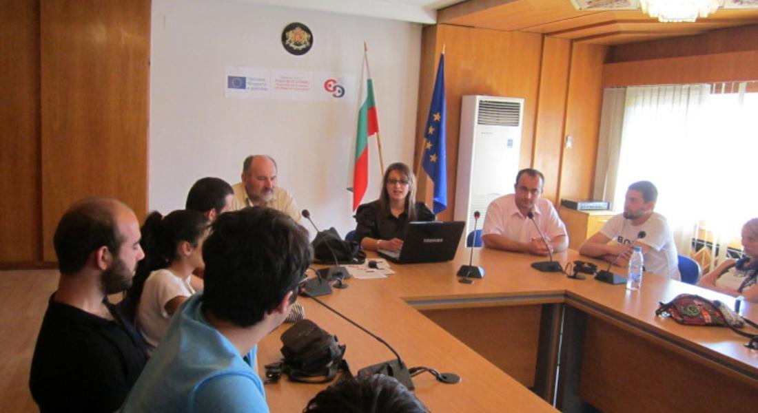 Доброволци ще се занимават с деца и младежи със специални потребности