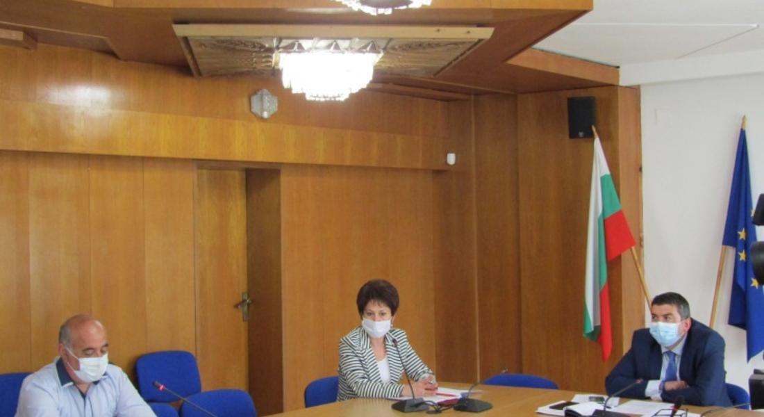 Двамата мъже – от Смолян и от Неделино, обявени с Ковид – 19, са с отрицателни проби
