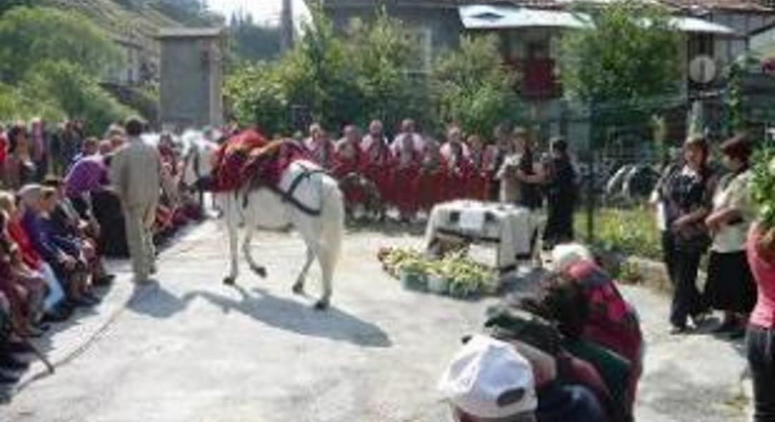 Празнуват „Среде лято” в село Мугла