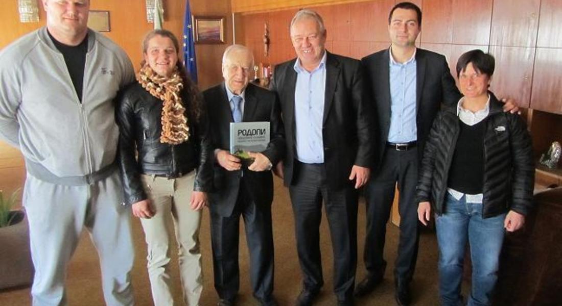Легендарният треньор по вдигане на тежести Иван Арабаджиев бе в Смолян
