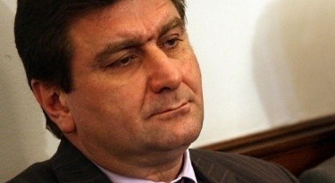 Валентин Златев: "Лукойл" спира до 20-30 часа