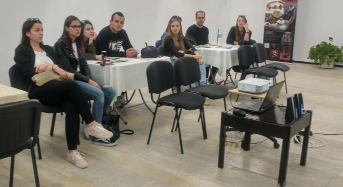 Студенти на учебна практика в смолянския музей