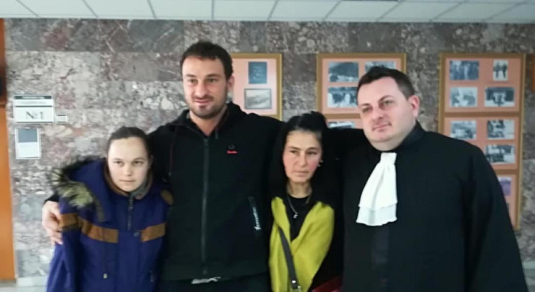 Бебето Александър има шанс да се върне при майката