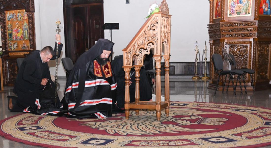 Втората вечер  на  Последованието на Жениха бе в храм „Св. Висарион Смоленски“