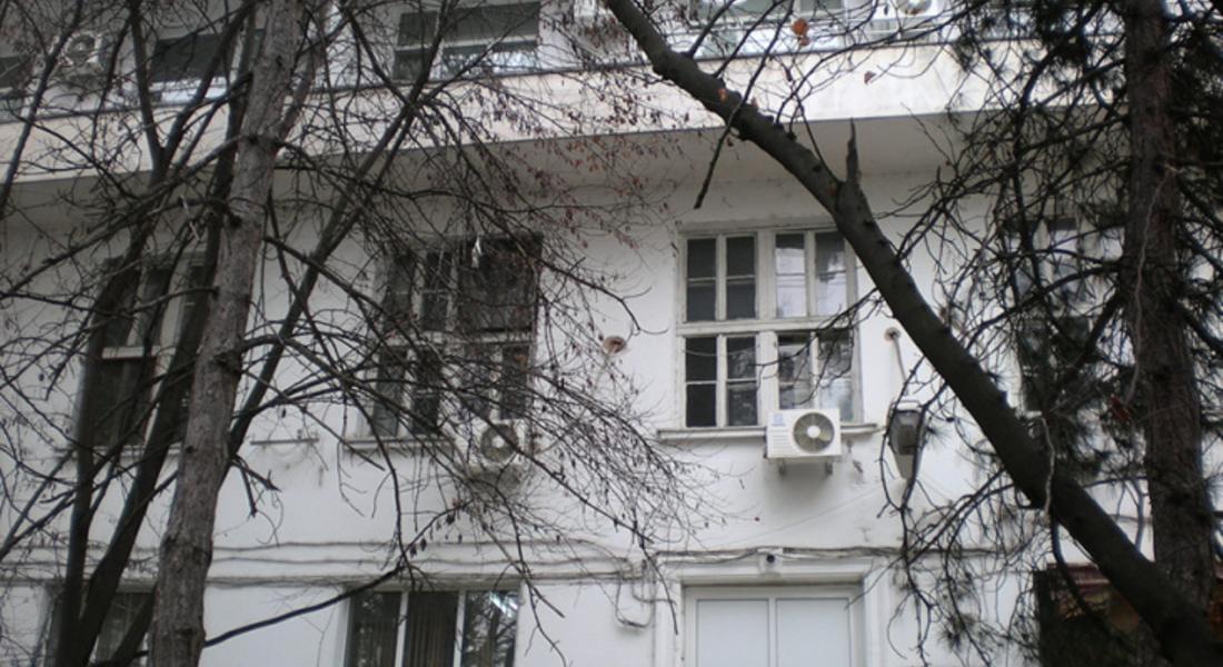 Младеж, обявен за издирване, предизвика пожар в изоставена сграда в Смолян
