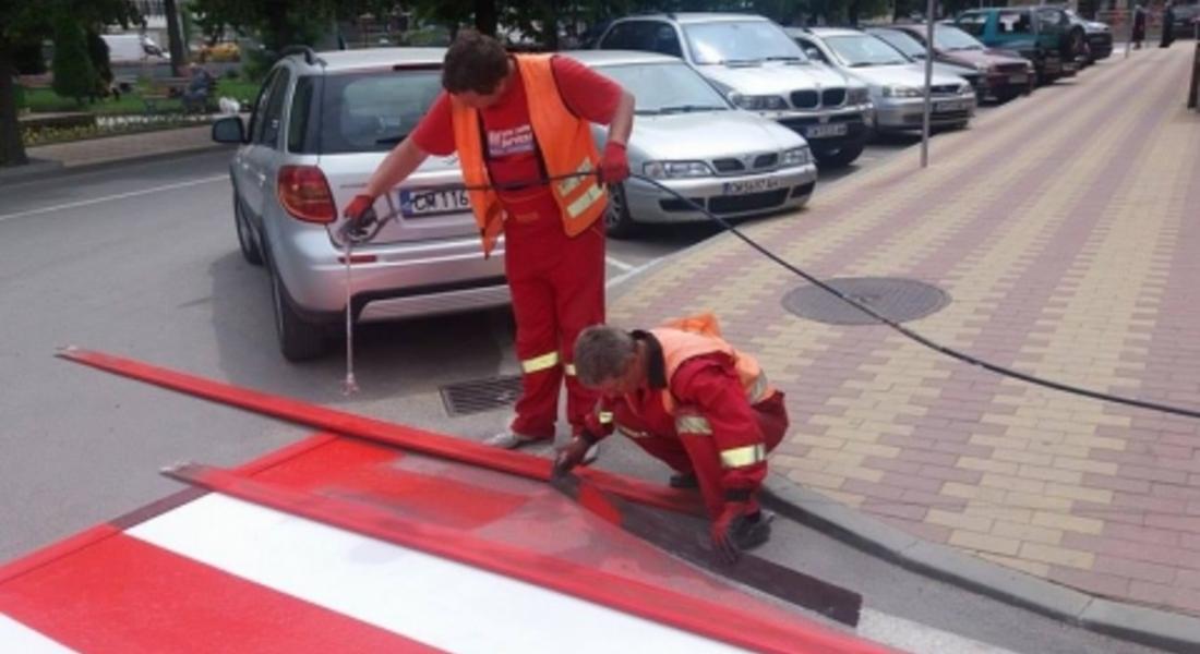 В Мадан обновяват пътна маркировка и пешеходните пътеки