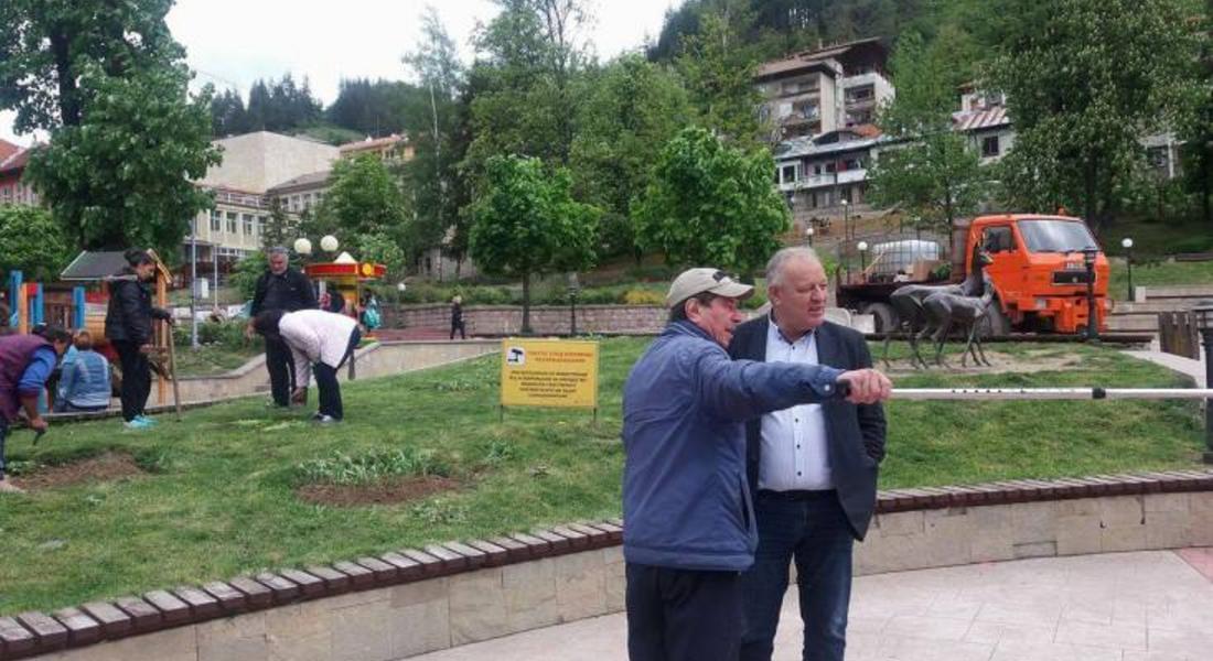Започват ремонтни дейности на Стария център, 20 хиляди летни цветя ще разкрасяват Смолян 