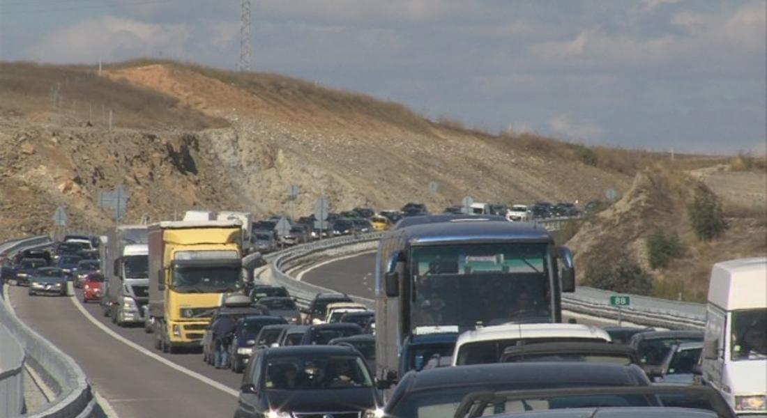 Започва голямото завръщане, ограничава се движението на тирове