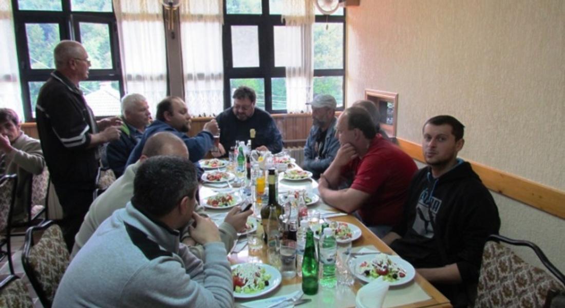 С курбан и молебен за здраве на шофьорите “Титан Клинър” отбеляза Спасовден 