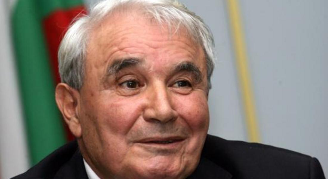 Кушлев все пак назначил трима роднини на съпругата си