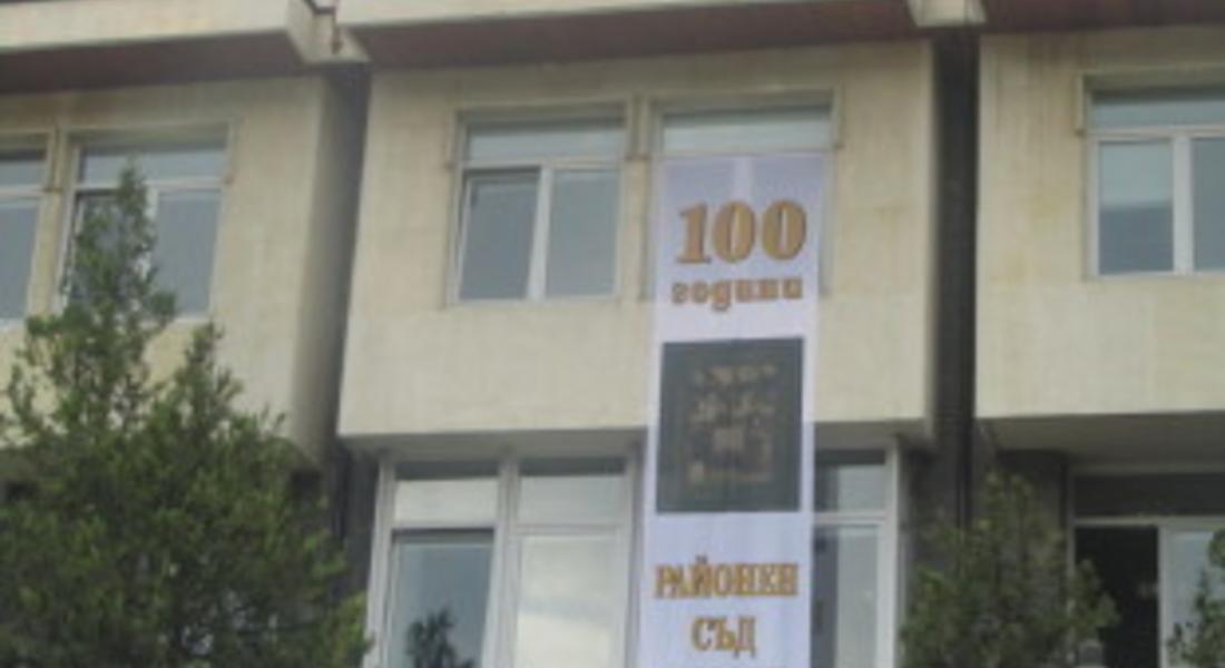 Съдът постанови: Оставя в ареста мъжът, обвинен в умишлено убийство