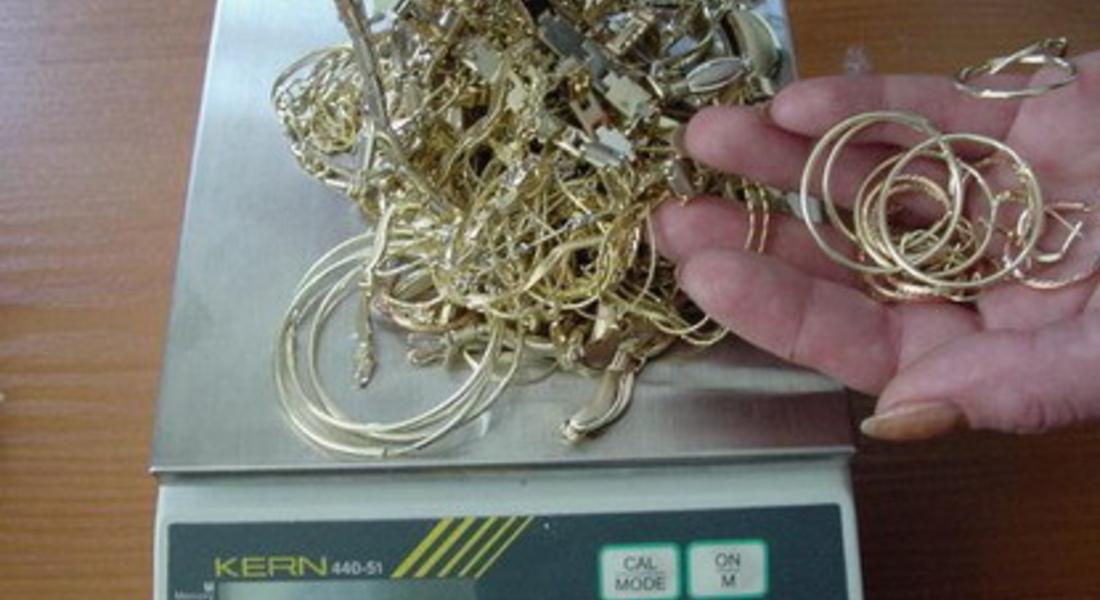 Задигнаха накити от златарски магазин в Смолян