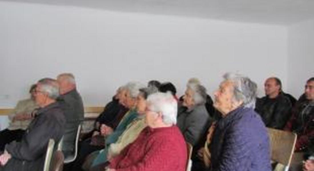Задържаха смолянчанин за телефонна измама, баба от Левочево му дала 3300 лева