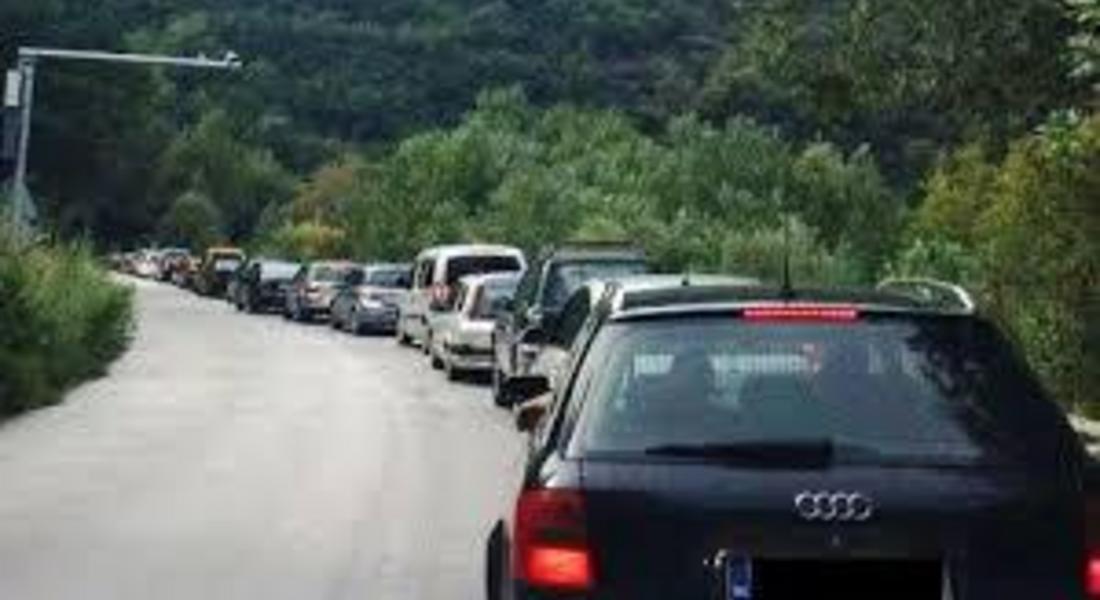 Катастрофа затвори над час пътя над Бачково