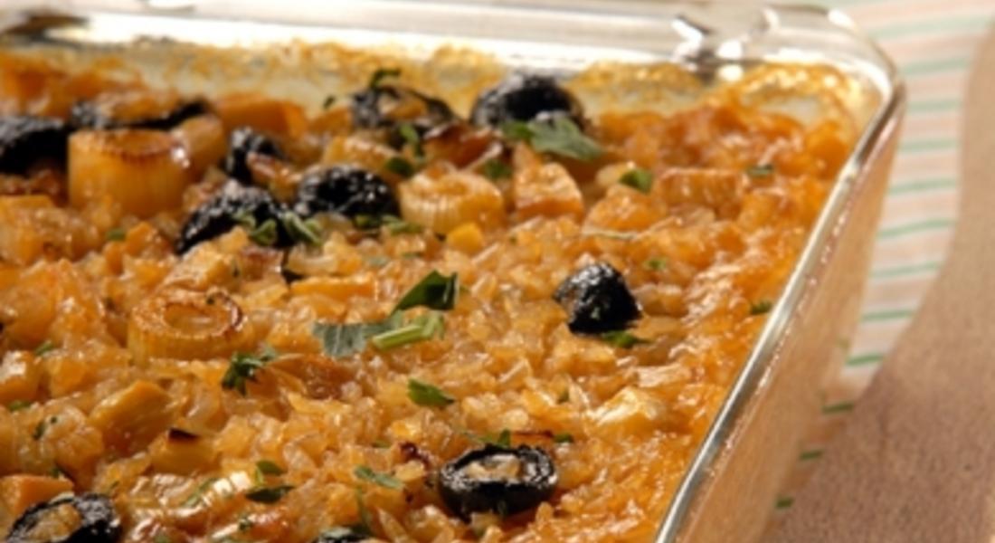 Постен ориз с праз и маслини