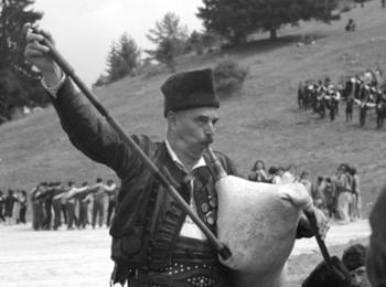 Дариха носията на бай Тасо на музея в Смолян