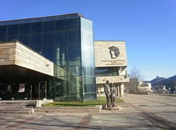 Културтрегери спасяват Родопският драматичен театър