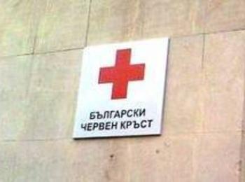 Областната организация на БЧК – Смолян получи дарение от управител на шивашка фирма от Мадан