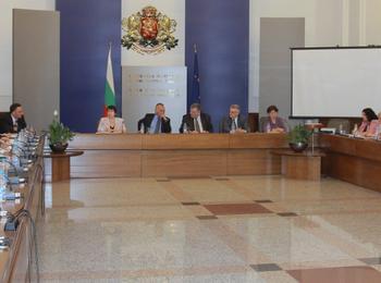 Областните управители на среща с премиера