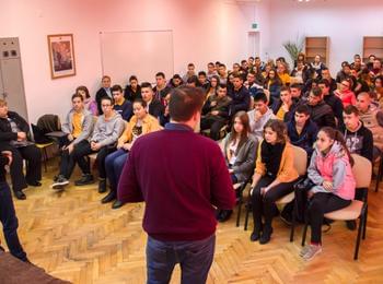 Уроци с филми от поредицата „Българско военно чудо“ предизвикаха интереса на над 200 деца в Смолян