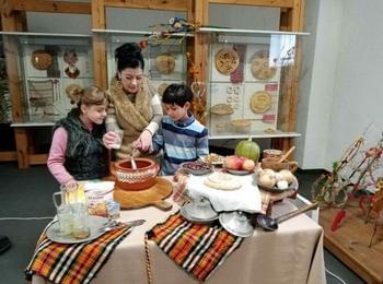 ХЛЯБЪТ СЪБРА МУЗЕЯ В  СМОЛЯН С УЧИЛИЩЕ „БЪЛГАРЧЕ“ ОТ ХАЙДЕЛБЕРГ, ГЕРМАНИЯ