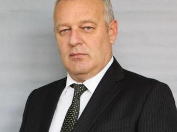 Кметът на Смолян Николай Мелемов поздравява строителите за празника им