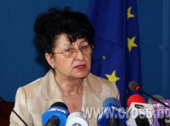 Анна-Мария Борисова: Няма да закриваме болници