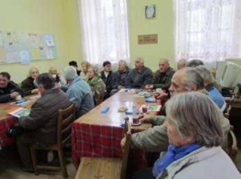 Възрастни хора с хронични болести и трайни увреждания ще получават медицински и социални грижи по домовете